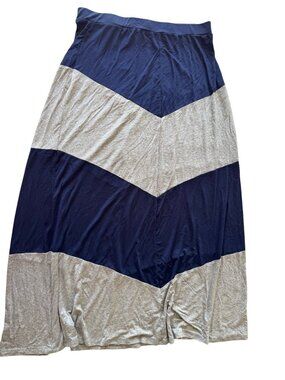 New York & Company Women Chevron Maxi Skirt Blue/Gray Medium Stretch Jersey Knit